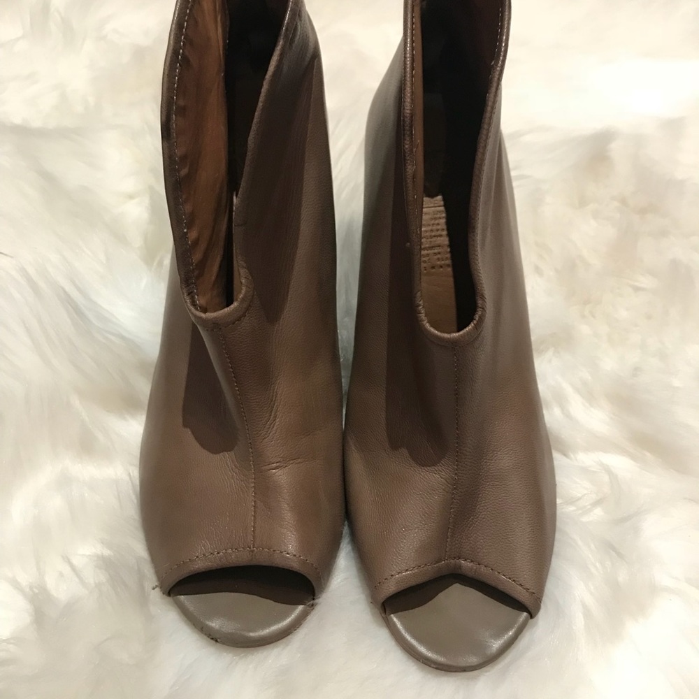 MrKT open toe tan brown leather bootie heel
